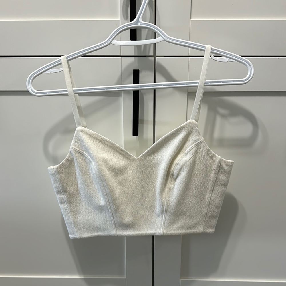NWOT Babaton Cropped top